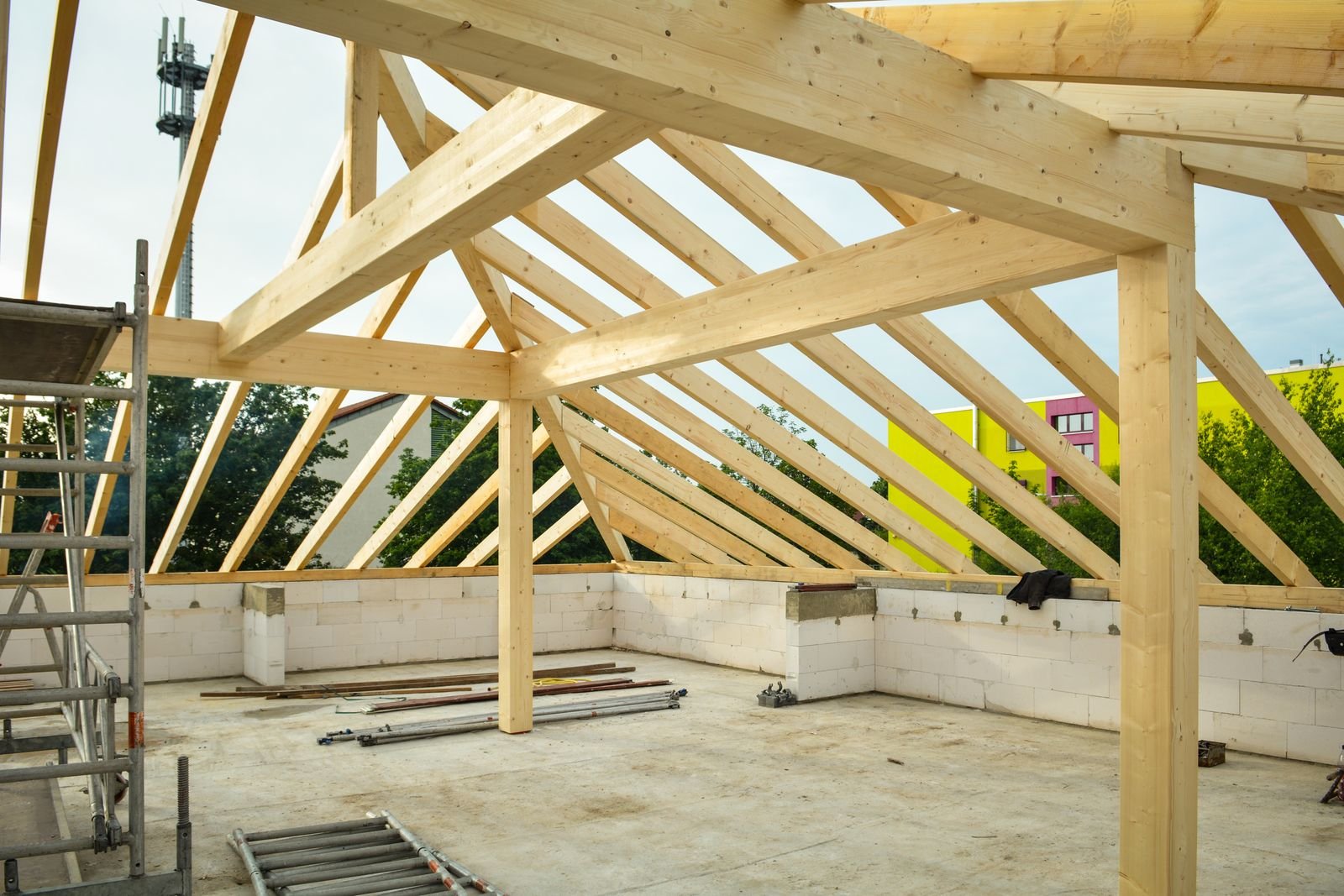 Houten dakconstructie van een nieuwbouwwoning